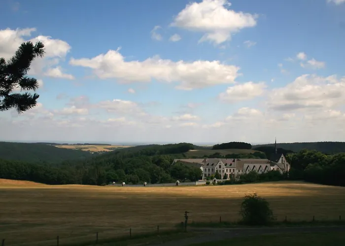 Eifelurlaub - Kanadisches Blockstamm Fuer 12 Personen * Шляйден